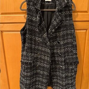 Laundry By Shelli Segal Black & White Tweed Sleeveless Coat
